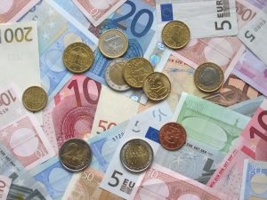 CC - Euro_coins_and_banknotes